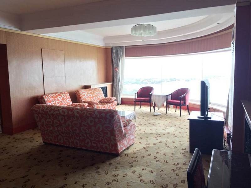 Waifiden Hotel -Former Tokai Hotel - Xiaobei Metro Station - During The Canton Fair, There Will Be Shuttle Buses For Transportation Back And Forth Buitenkant foto